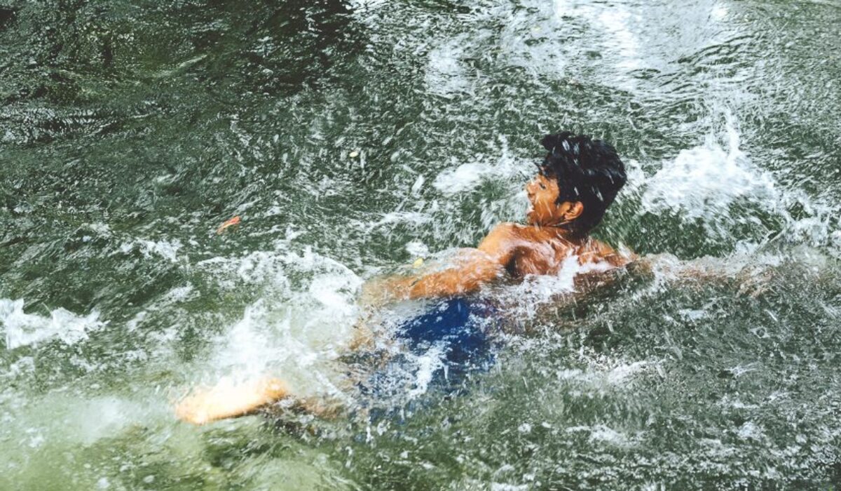 The Swimmers Of Naduvannur