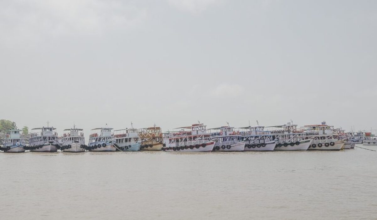 Mumbai: By the Boat