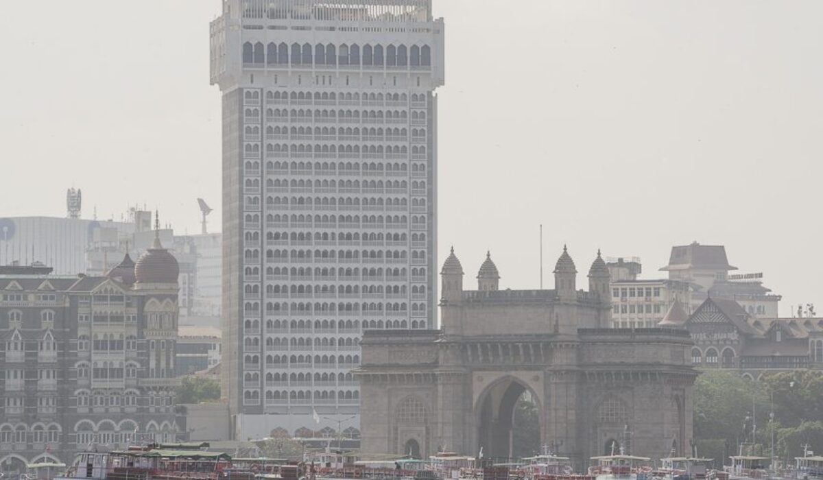 Mumbai: Back by boat