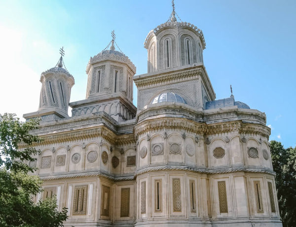 Curtea De Arges