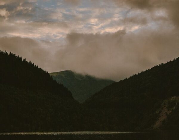 Retezat & Lake “Gura Apelor”