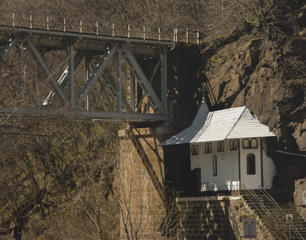 Piatra Scrisa Monastery