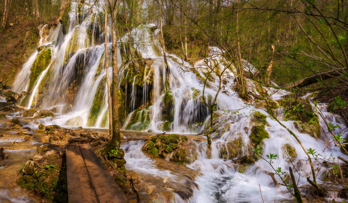 From Sasca Română to Beușnița Waterfall Hike