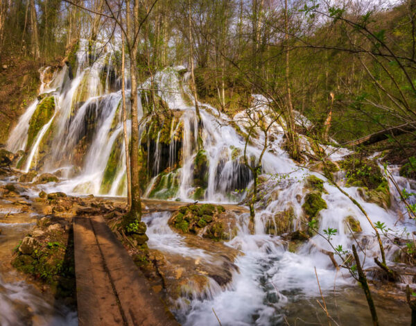 From Sasca Română to Beușnița Waterfall Hike