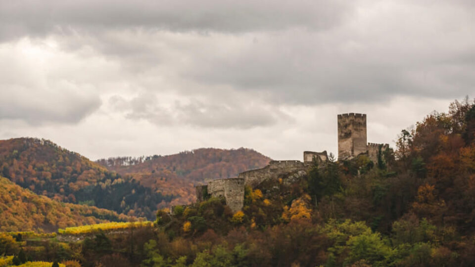 Nature Park Jauerling-Wachau: Spitz & Ruine Hinterhaus