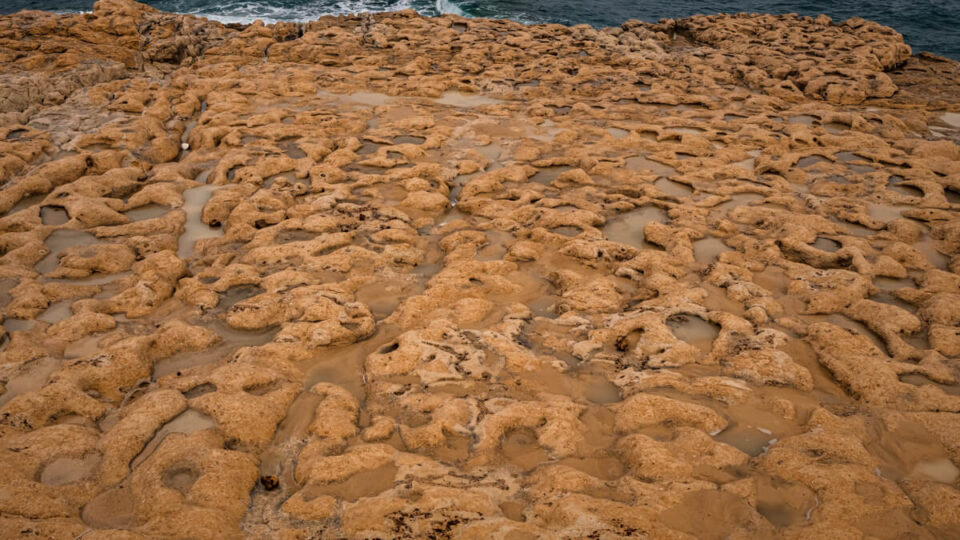 Walk: Through The Rain On The Dahlet Qorrot Beach