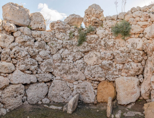 On the trail of the giants: The Ggantija Tempel (UNESCO)