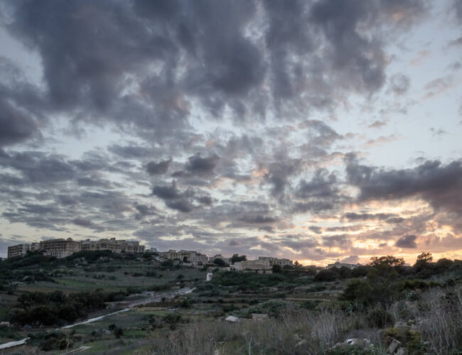 Hike: Searching For The Invisible Walls of The Ramla Bay
