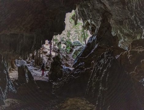 Hike: La Cueva del Silencio