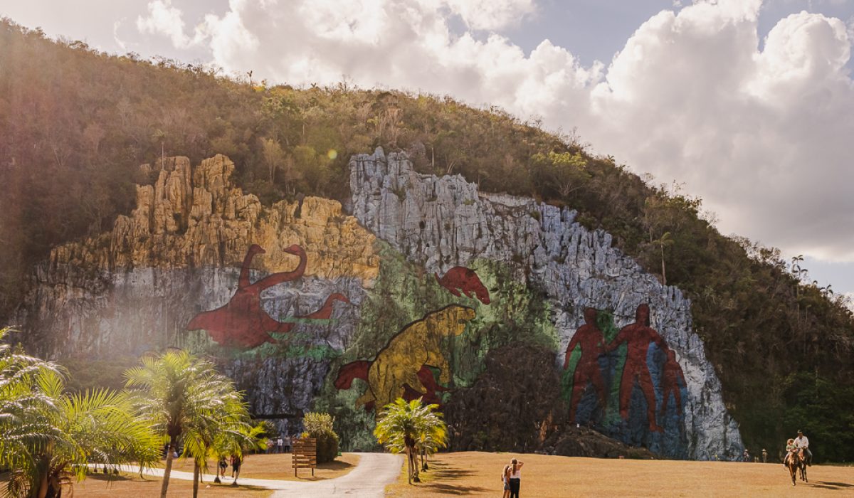 HIKE: Mural de la Prehistoria