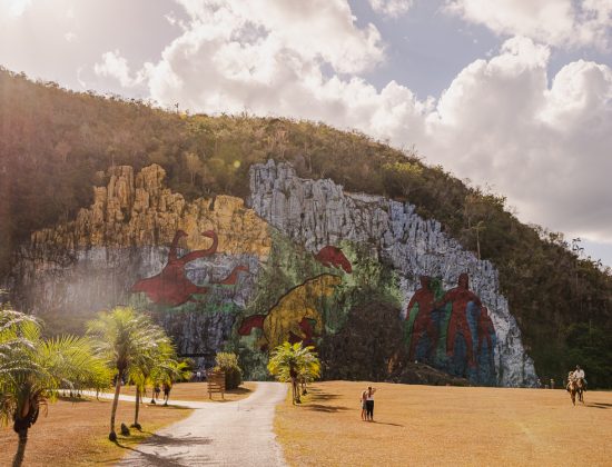 HIKE: Mural de la Prehistoria