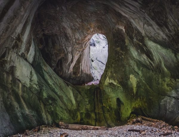 HIKE: Portile Bihorului Cave