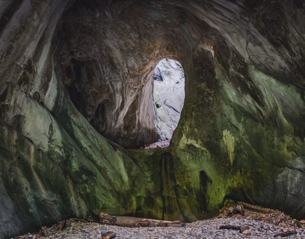 HIKE: Portile Bihorului Cave